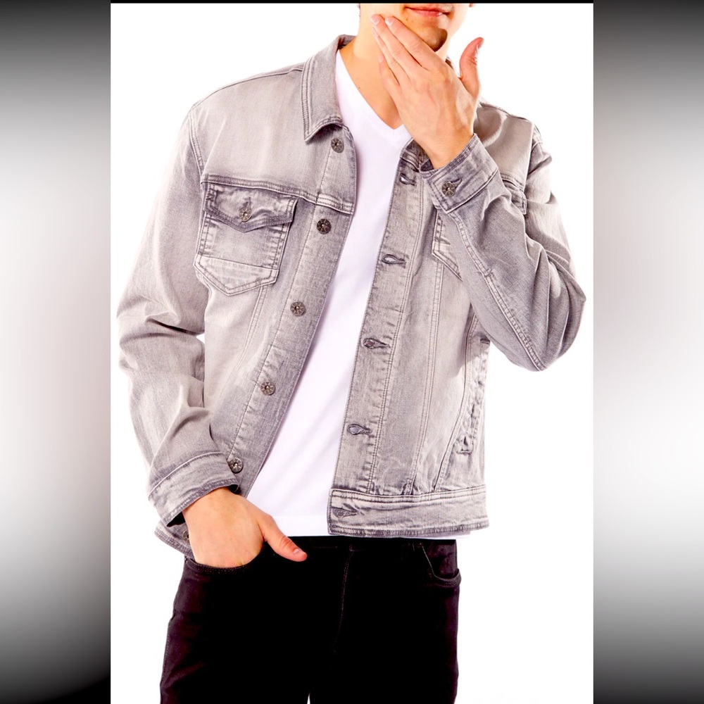 Slim Fit Classic Trucker Jean Jacket - Light Grey Wash.